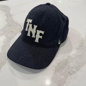 The North Face Yankee Style Baseball Cap Hat Men's S/M Flex Fit Charcoal Gray